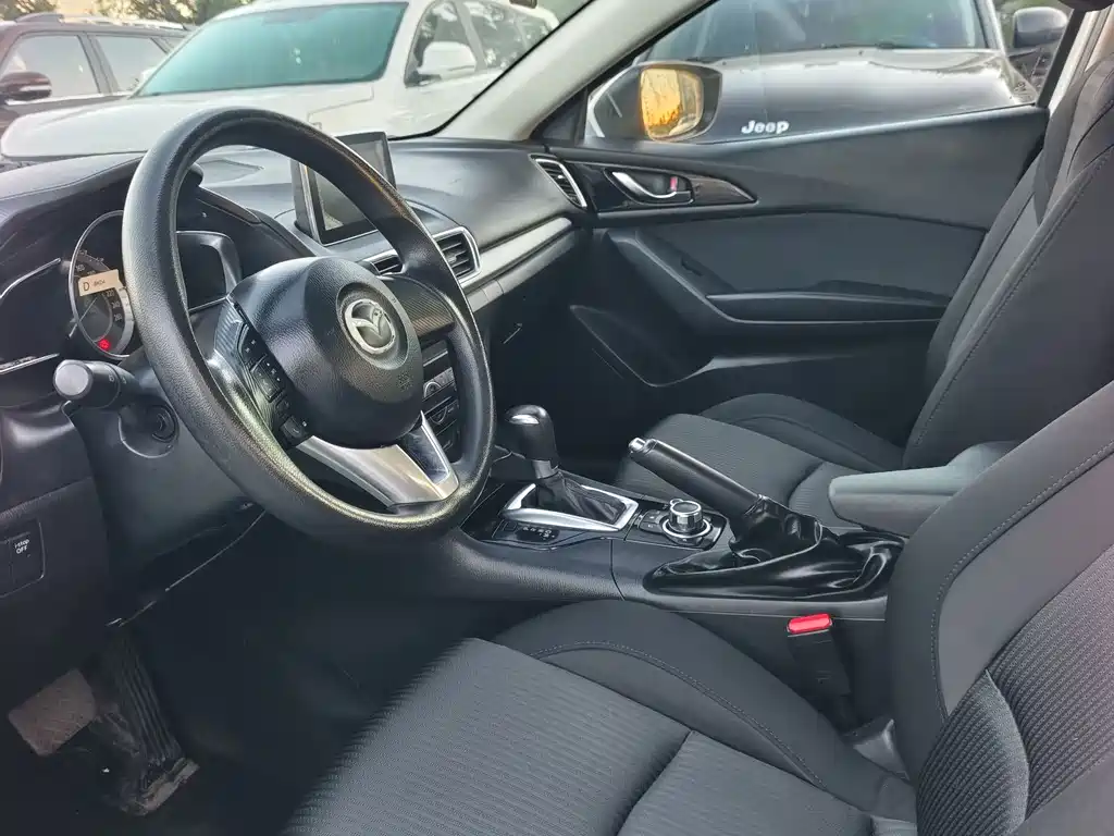 Mazda 3 Axela 2016 — фото 4