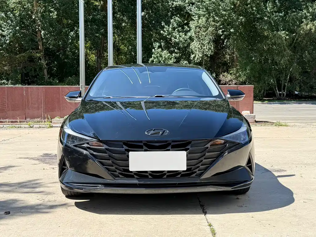 Hyundai Elantra 2022