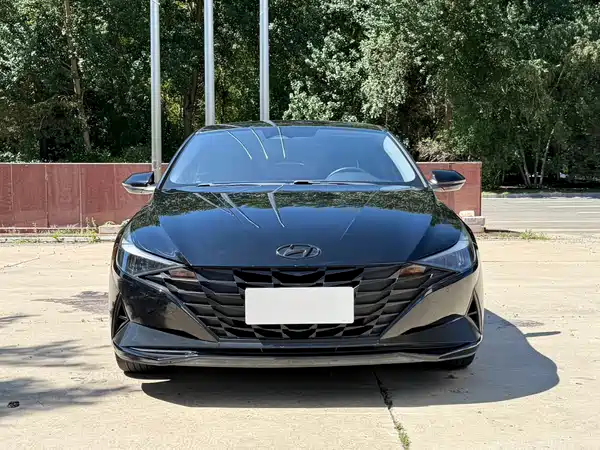 Hyundai Elantra 2022
