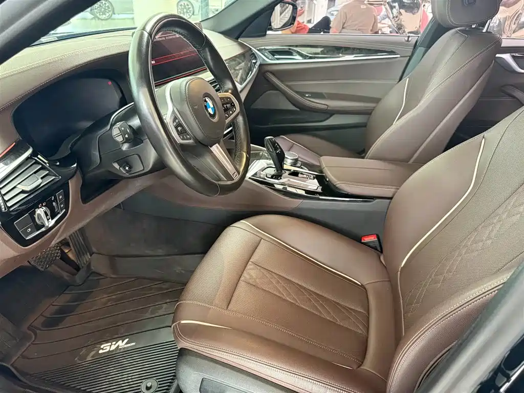 BMW 5 Series 2021