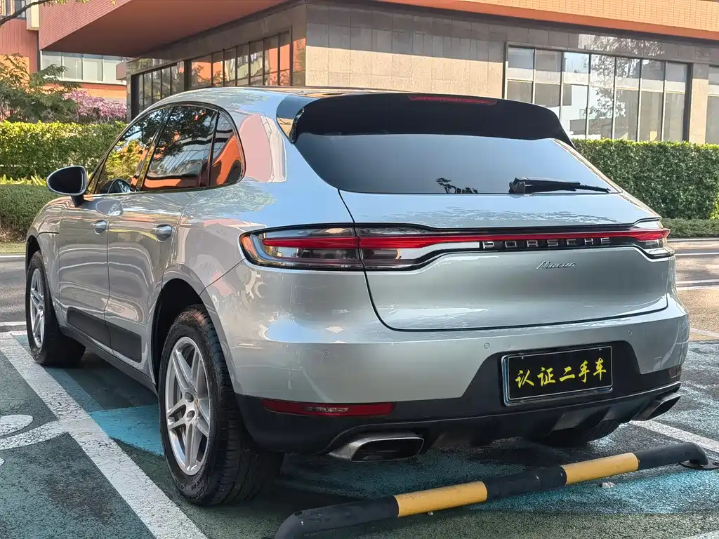 Porsche Macan 2021 — фото 9