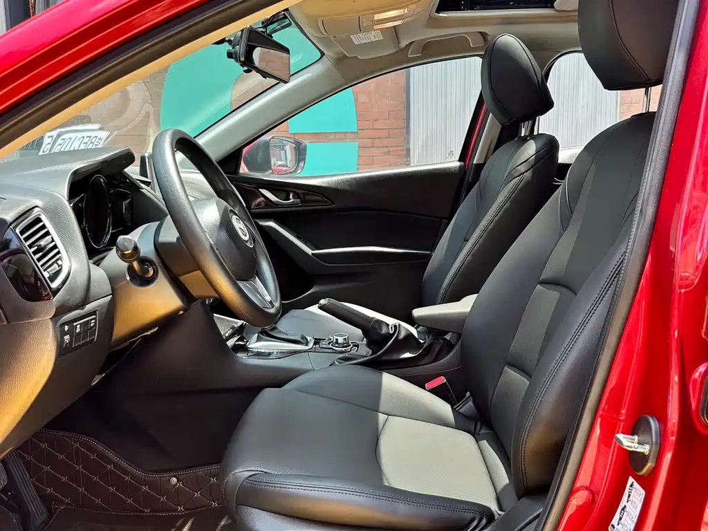 Mazda 3 Axela 2015