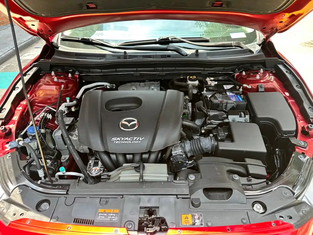 Mazda 3 Axela 2015 — фото 15