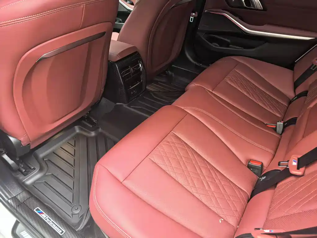 BMW 3 Series 2025 — фото 10