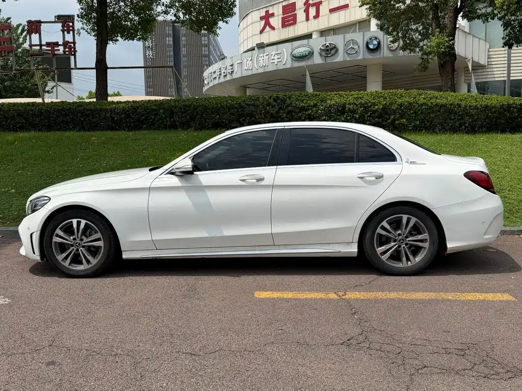 Mercedes-Benz C-Class 2020 — фото 3