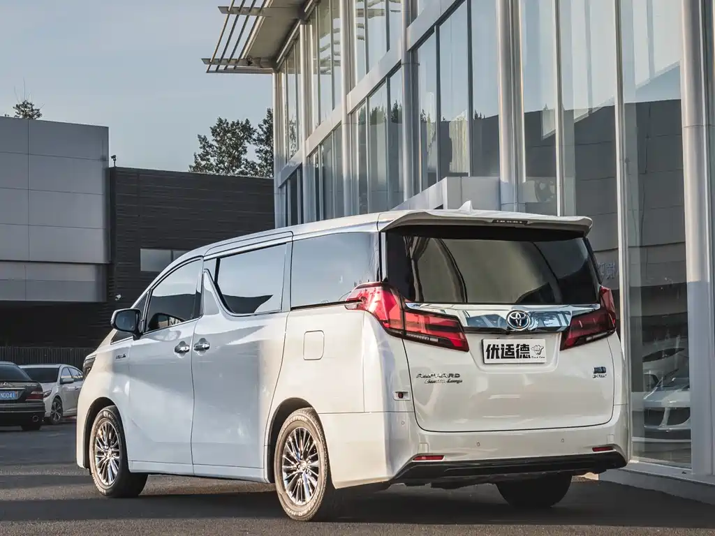 Toyota Alphard 2021 — фото 3