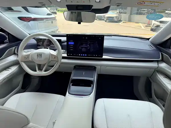 Buick Zhijing L7 2025