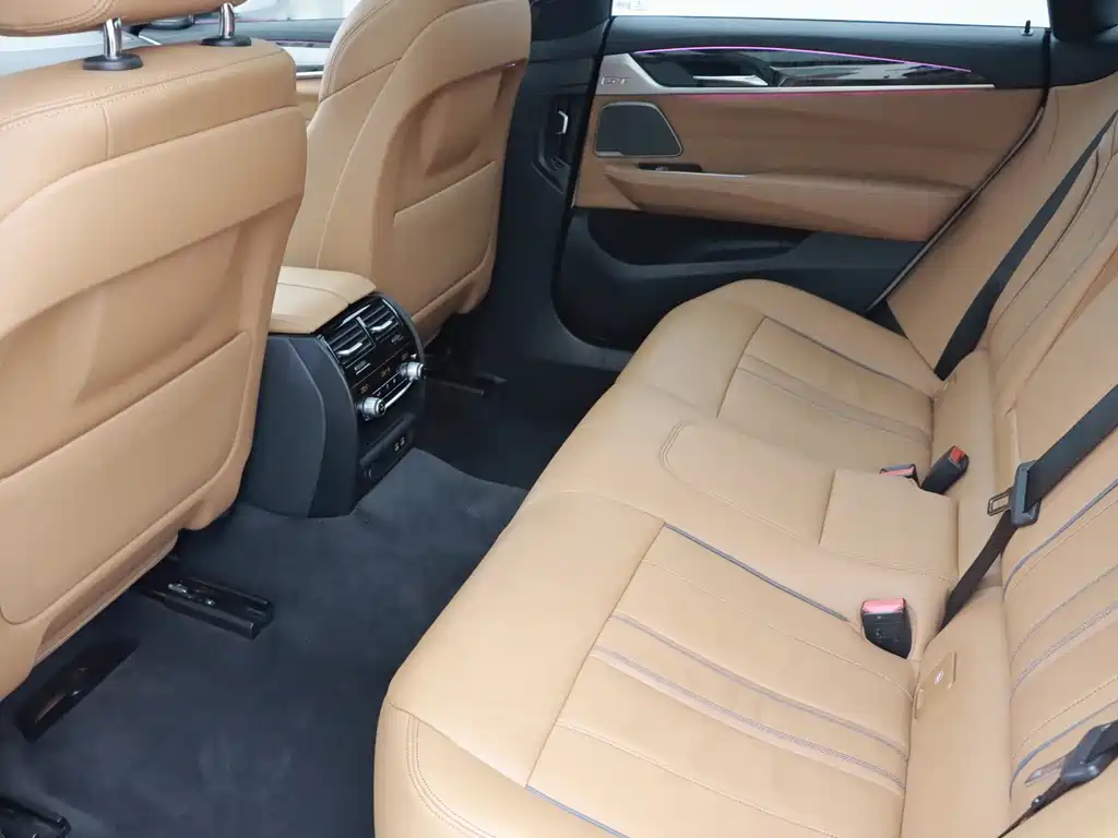 BMW 6 Series GT 2022 — фото 12