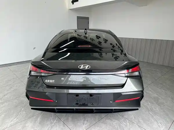 Hyundai Elantra 2024