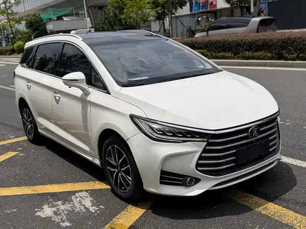 BYD Song MAX 2017