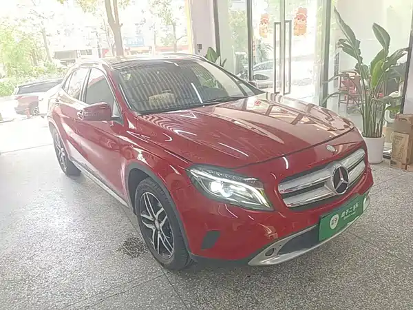 Mercedes-Benz GLA 2015