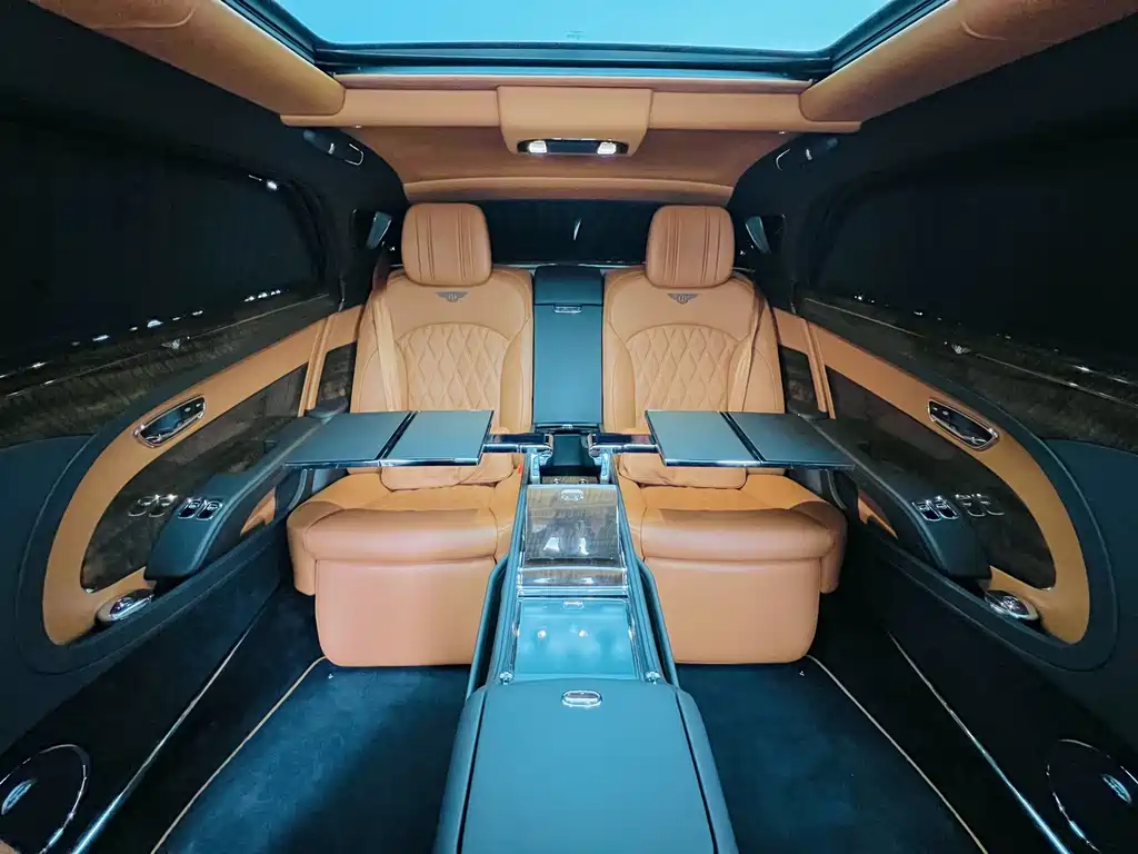 Bentley Mulsanne 2017 — фото 10