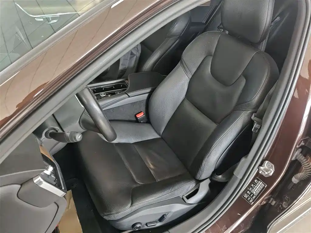 Volvo S90 2018 — фото 15