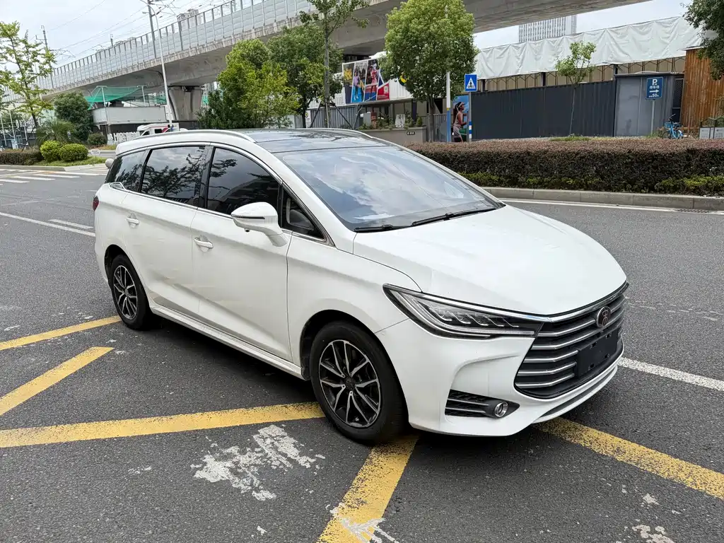 BYD Song MAX 2017 — фото 8