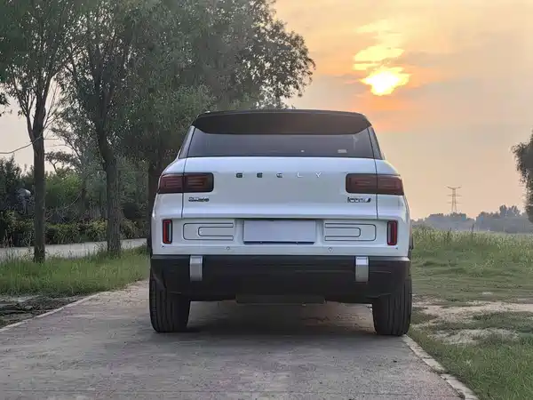 Geely ICON 2023