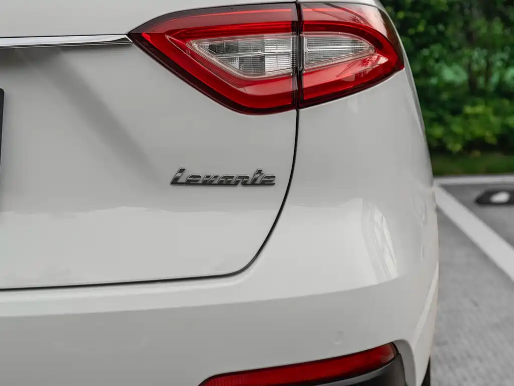 Maserati Levante 2016 — фото 17