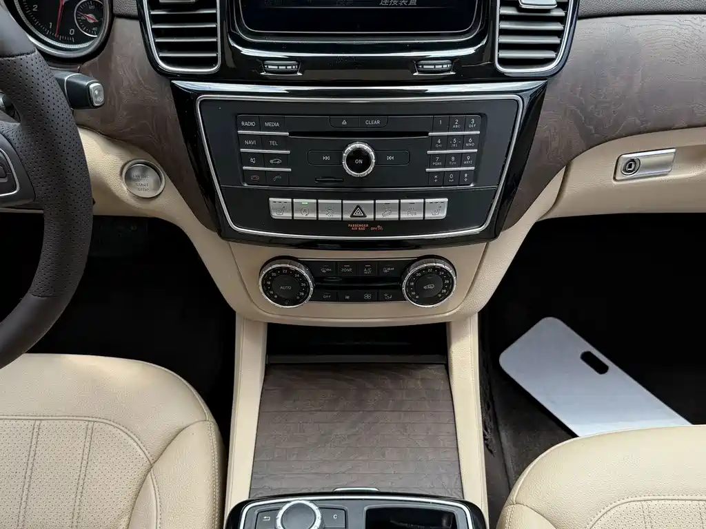 Mercedes-Benz GLE 2017 — фото 11