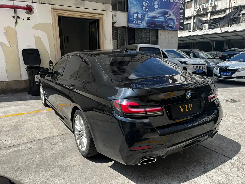 BMW 5 Series 2016 — фото 10