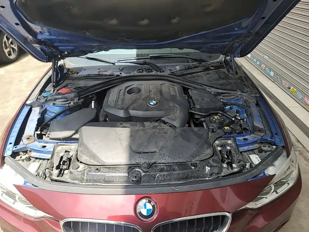 BMW 3 Series 2018 — фото 20