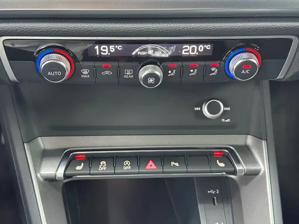 Audi Q3 2022 — фото 10