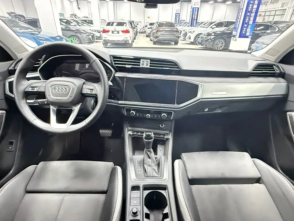 Audi Q3 2022 — фото 20