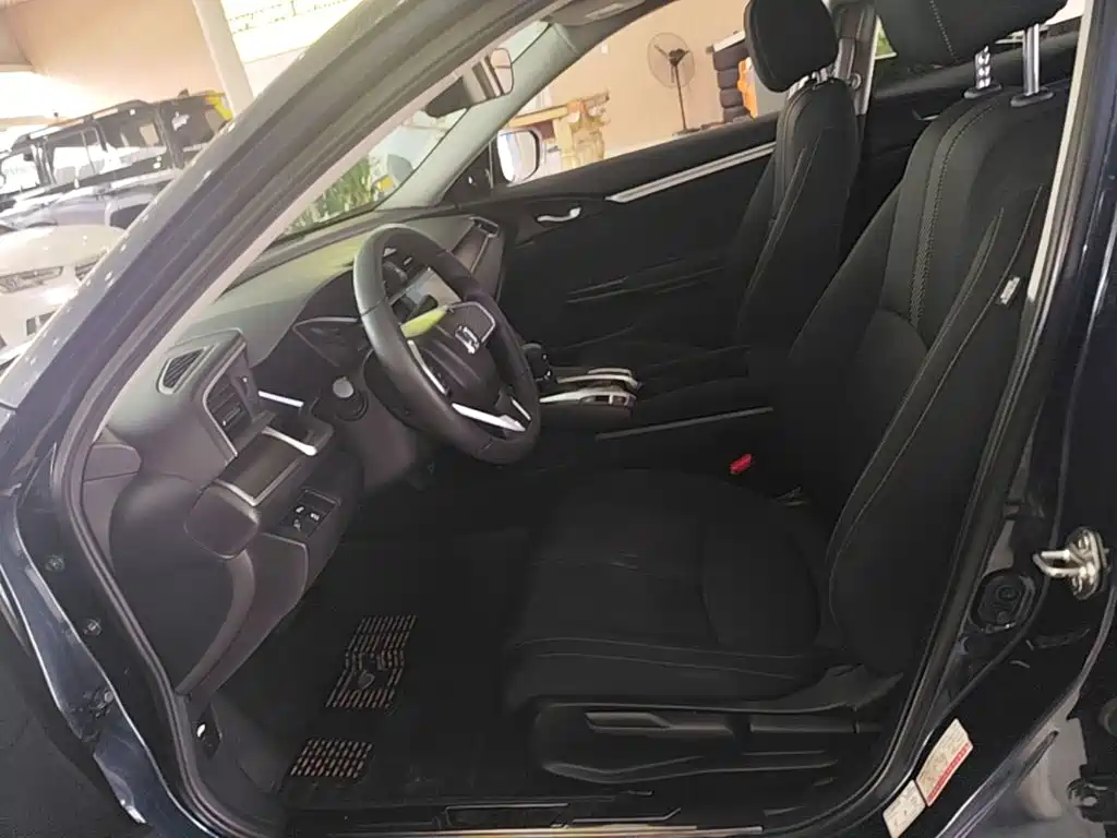 Honda Civic 2018 — фото 15