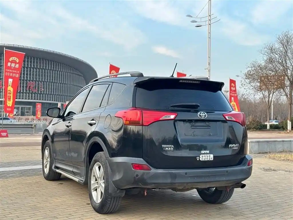 Toyota RAV4 2014