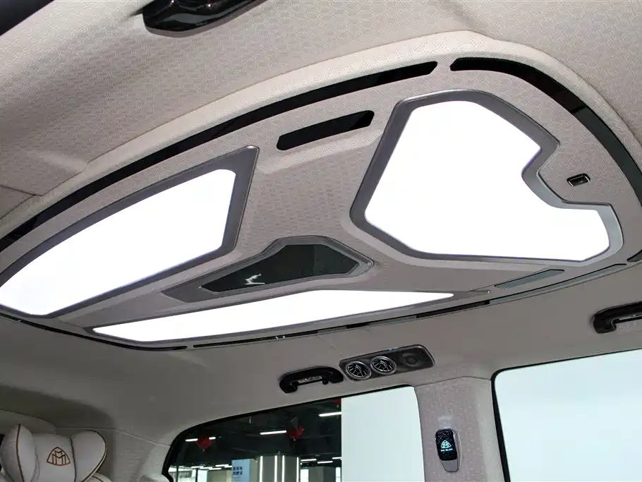 Mercedes-Benz Vito 2023 — фото 30
