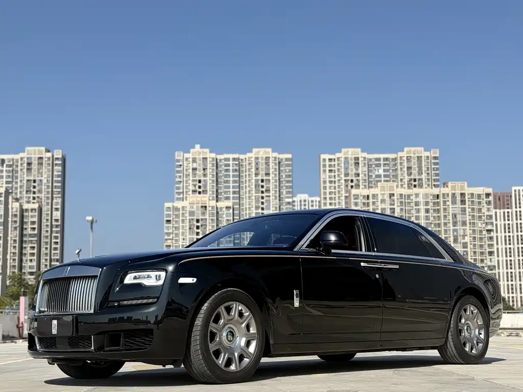 Rolls-Royce Ghost 2018 — фото 1