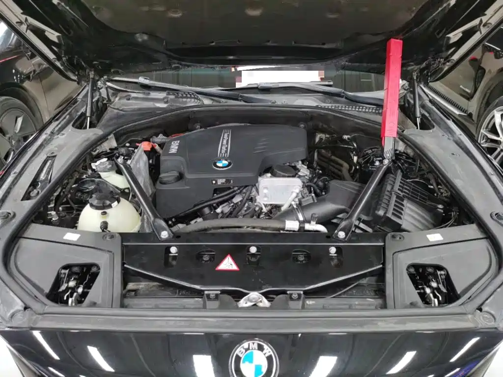BMW 5 Series 2016 — фото 19