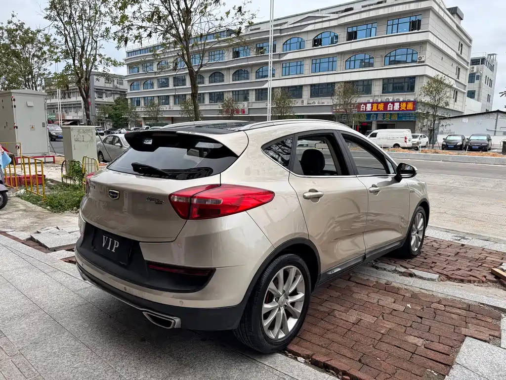 Geely Emgrand GS 2017 — фото 21