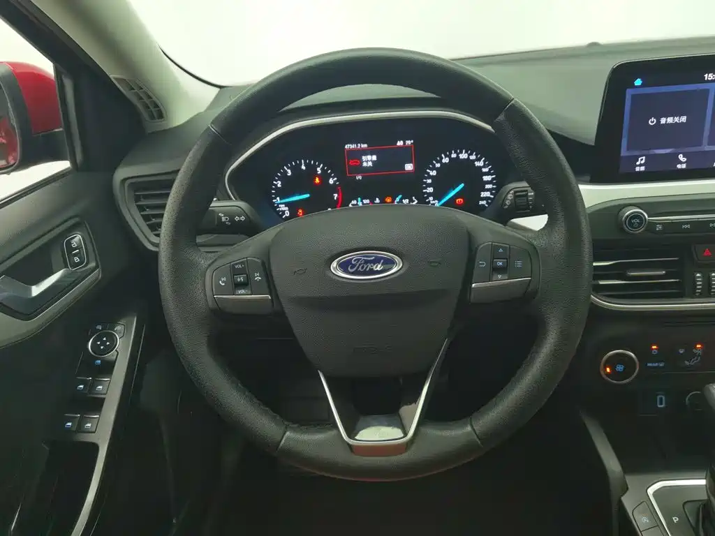 Ford Focus 2021 — фото 11