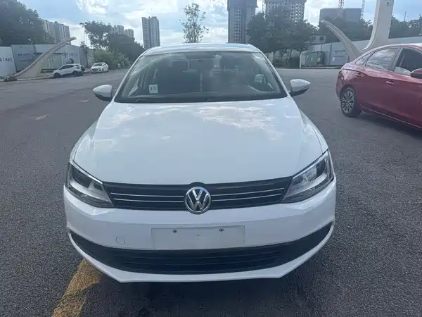 Volkswagen Sagitar 2013