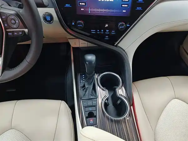 Toyota Camry 2019