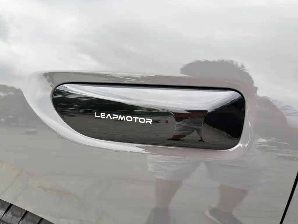 Leapmotor Lafa5 2025 — фото 8