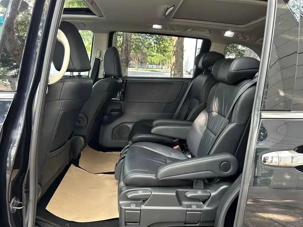 Honda Odyssey 2018 — фото 12