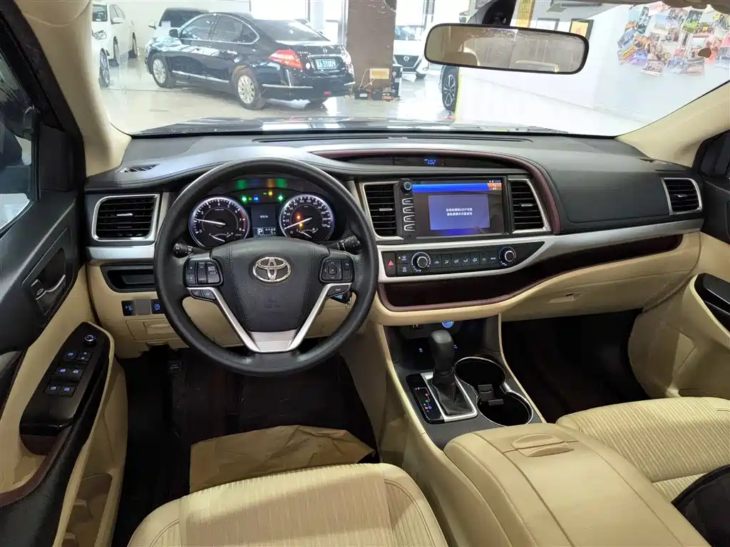 Toyota Highlander 2017 — фото 9