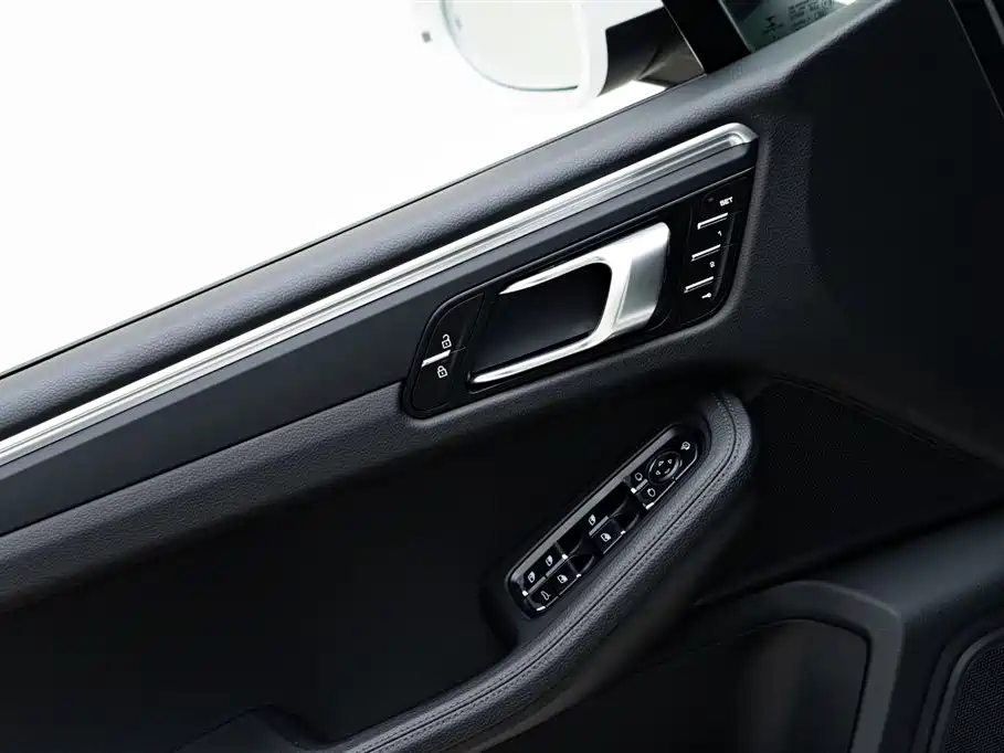 Porsche Macan 2019 — фото 13