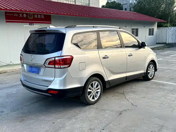 Baojun 730 2014