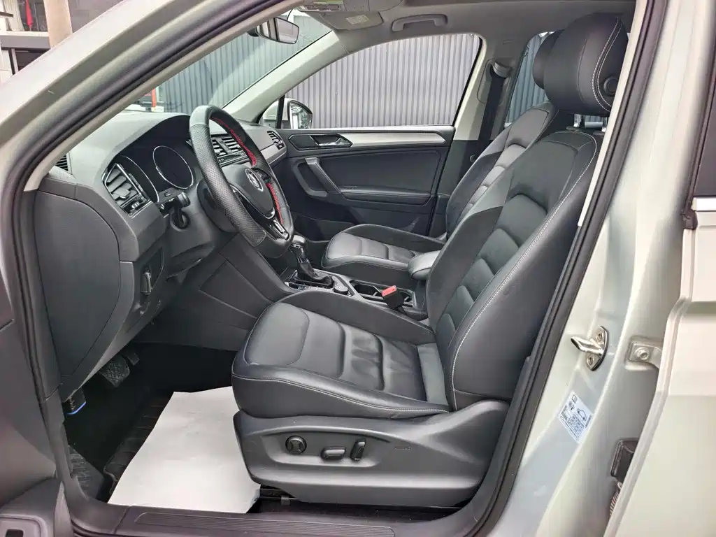 Volkswagen Tiguan L 2017 — фото 9