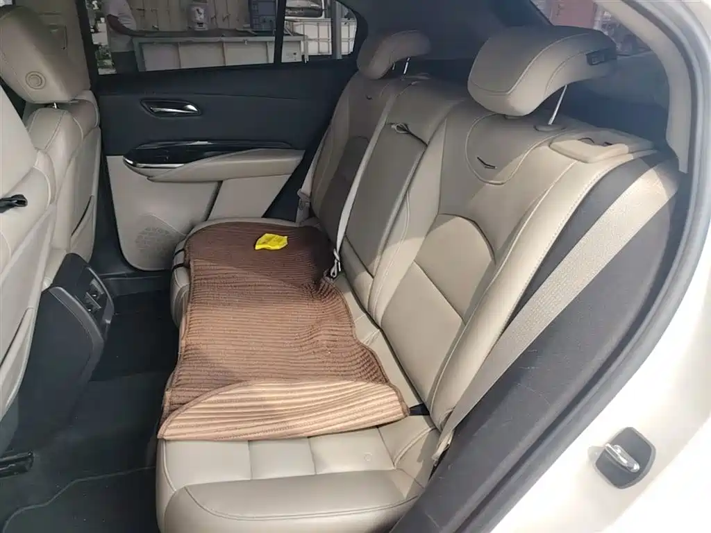 Cadillac XT4 2019 — фото 17