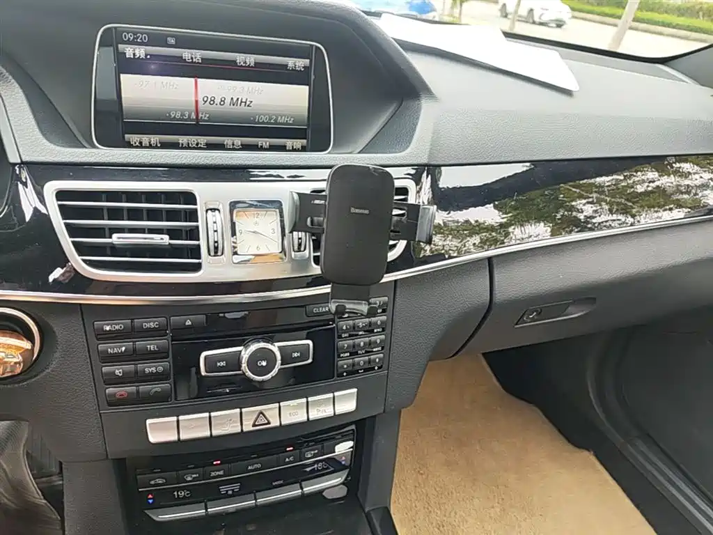Mercedes-Benz E-Class 2014 — фото 13