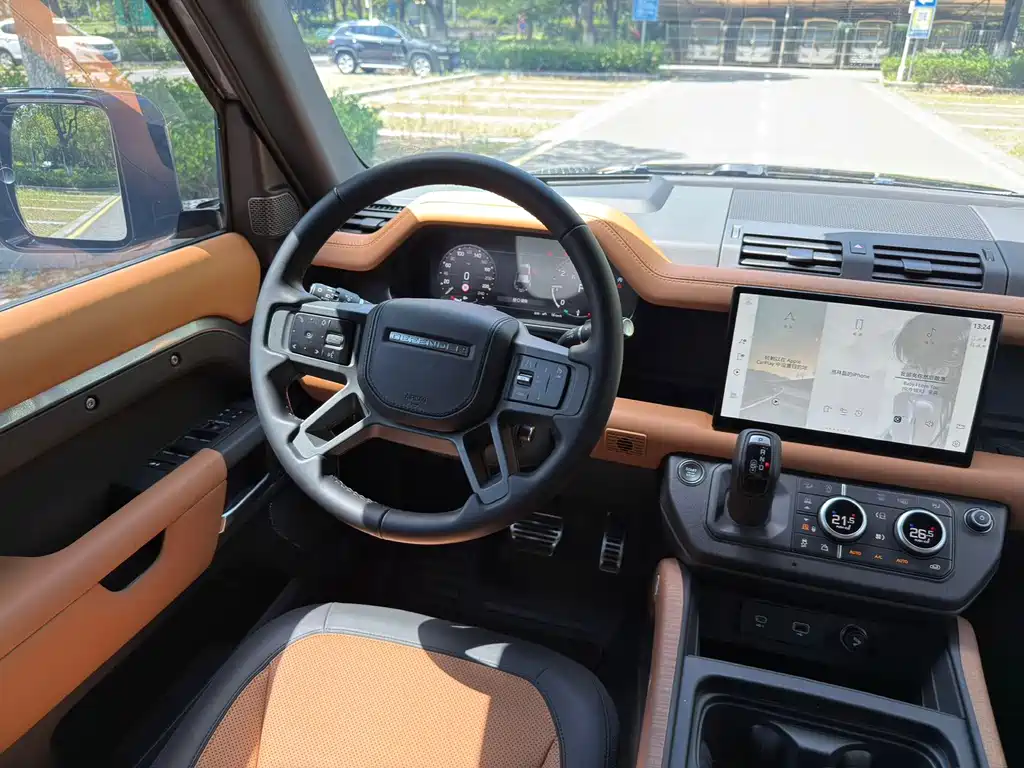 Land Rover Defender 2022 — фото 10