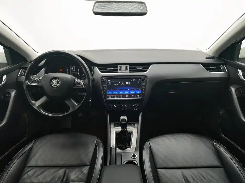 Skoda Octavia 2015 — фото 5