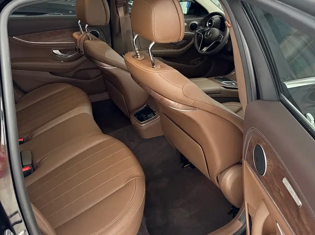 Mercedes-Benz E-Class 2020 — фото 9