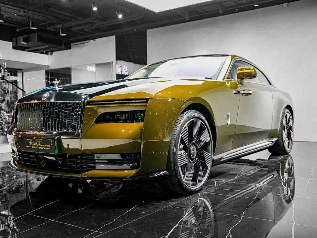 Rolls-Royce Phantom 2024 — фото 3