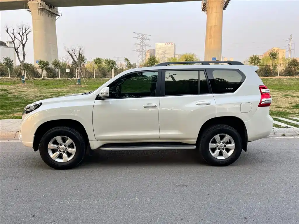 Toyota Prado 2016 — фото 8