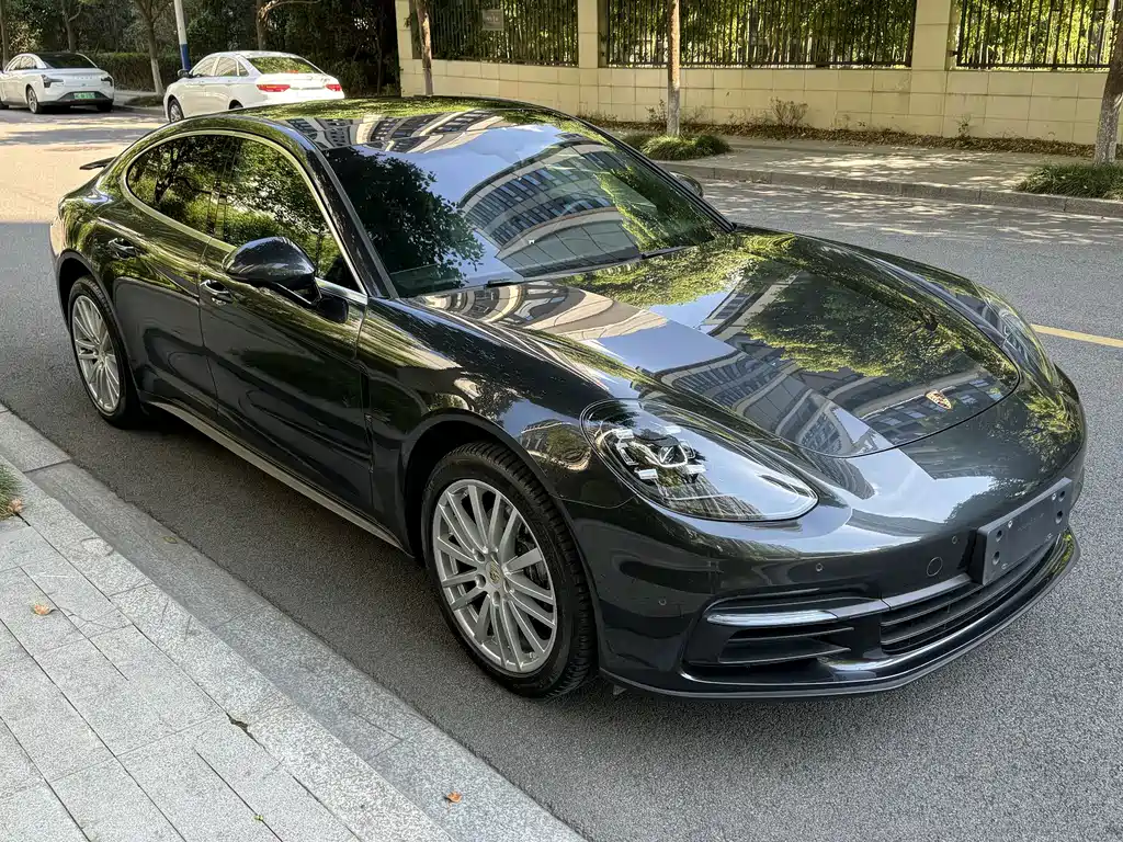 Porsche Panamera 2019 — фото 17