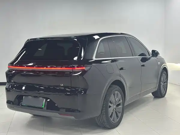 Li Auto L6 2025