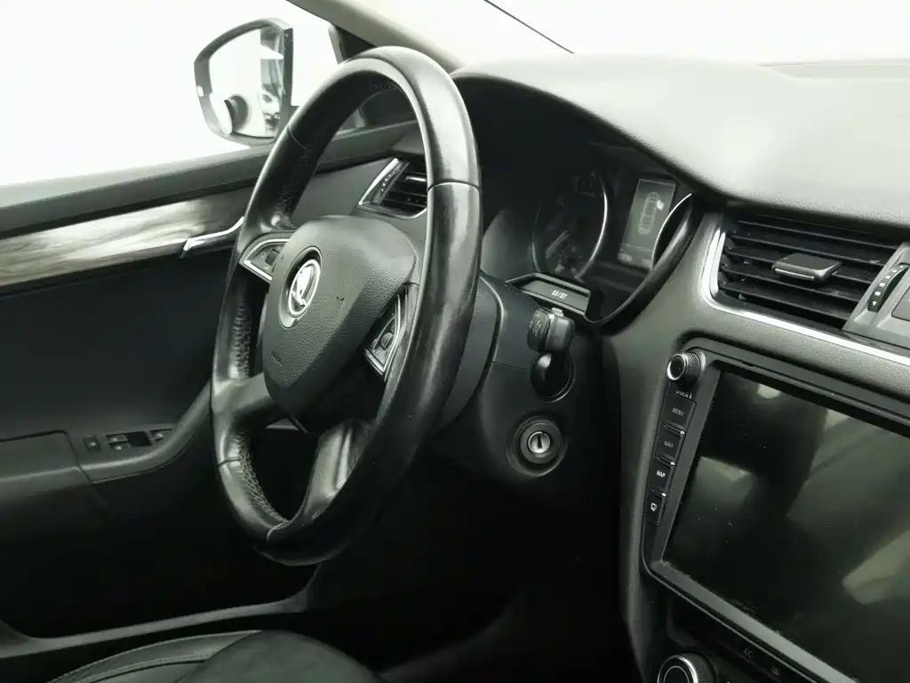 Skoda Octavia 2015 — фото 22